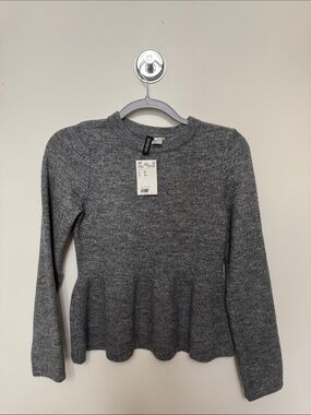 H&M Women's Gray Peplum Knit sweater Top NWT SIZE XS